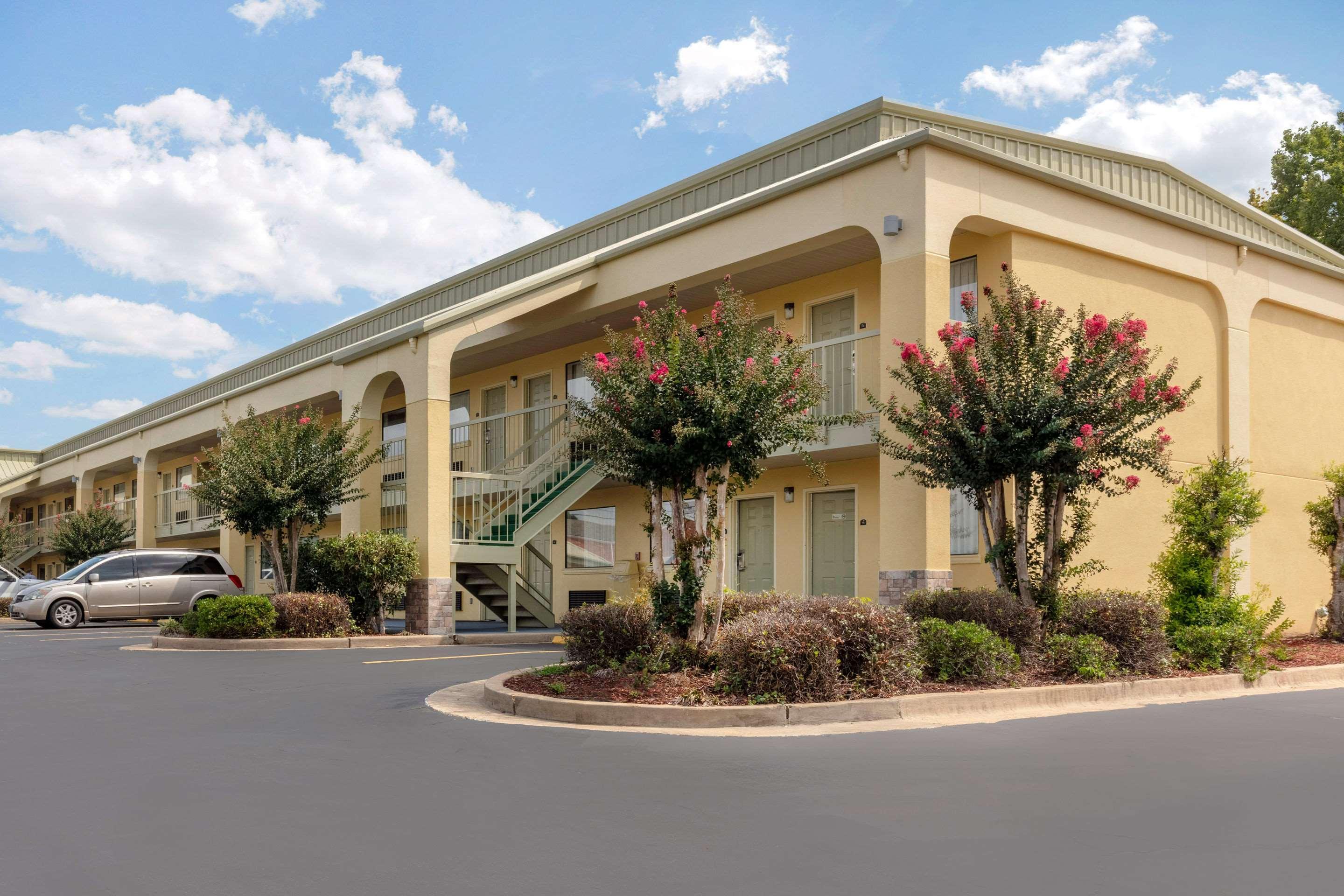 מק'קומב Quality Inn מראה חיצוני תמונה