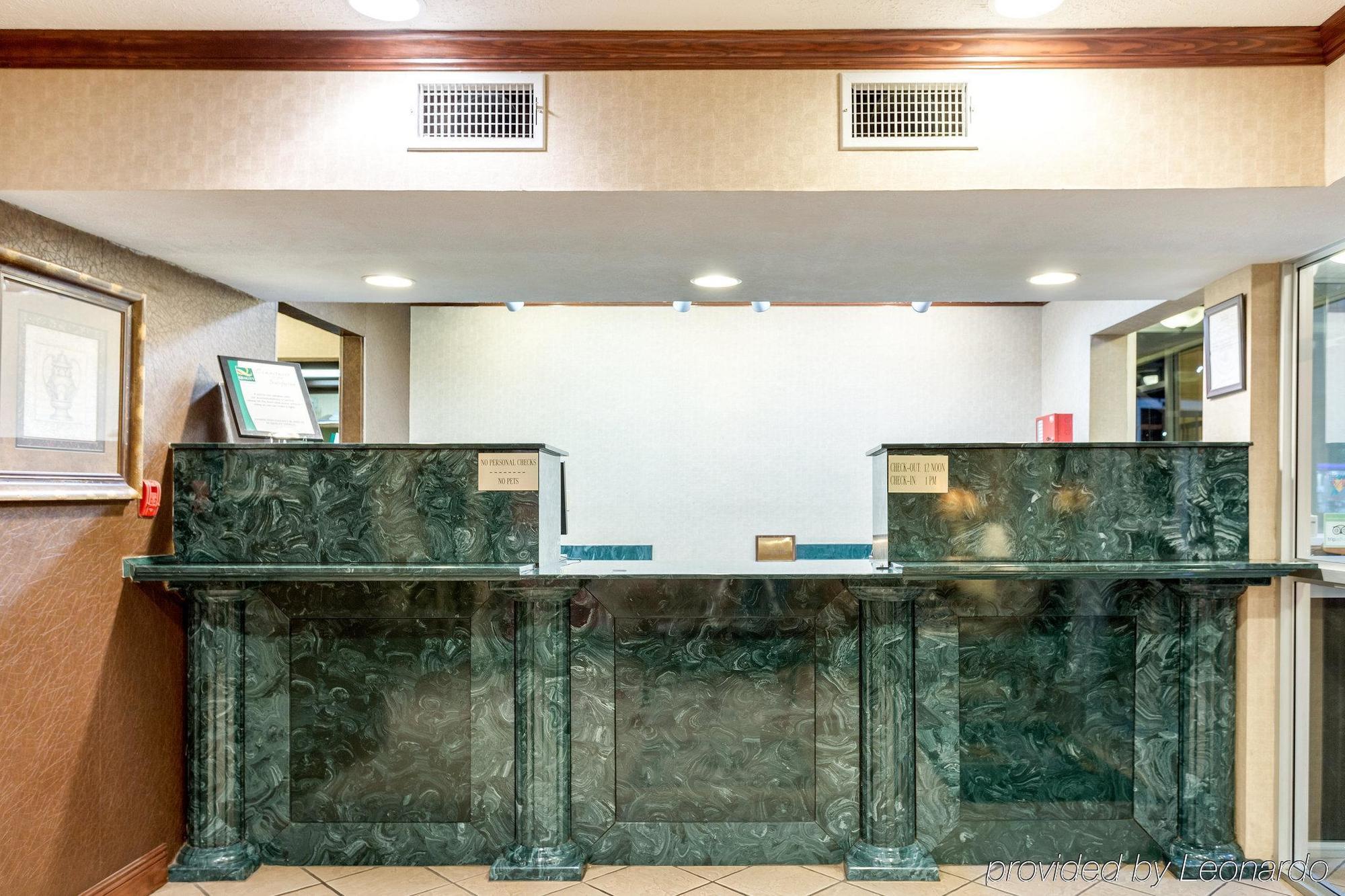 מק'קומב Quality Inn מראה חיצוני תמונה