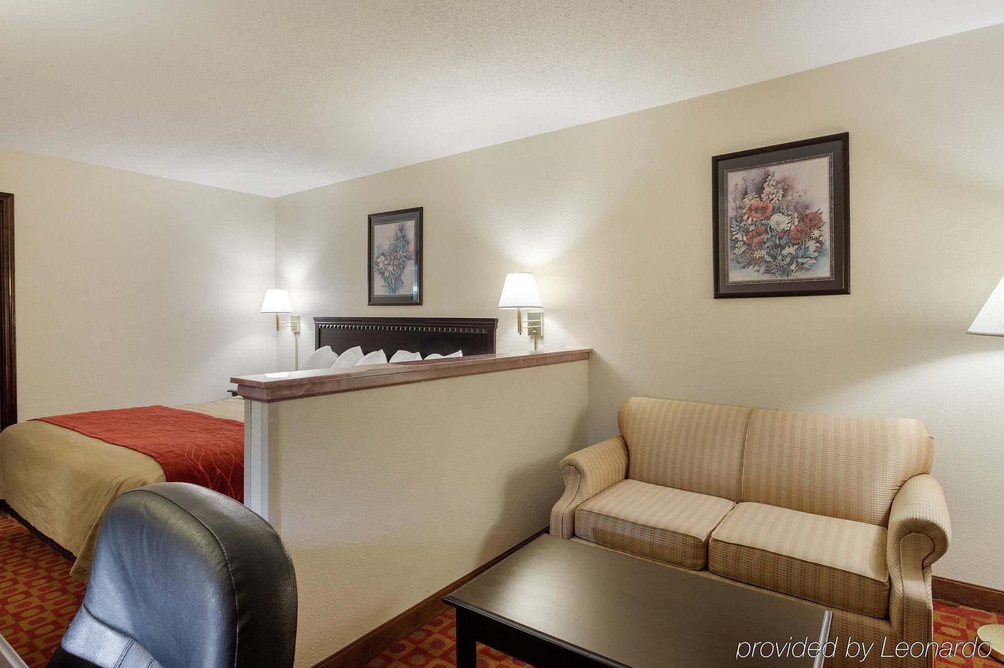 מק'קומב Quality Inn מראה חיצוני תמונה