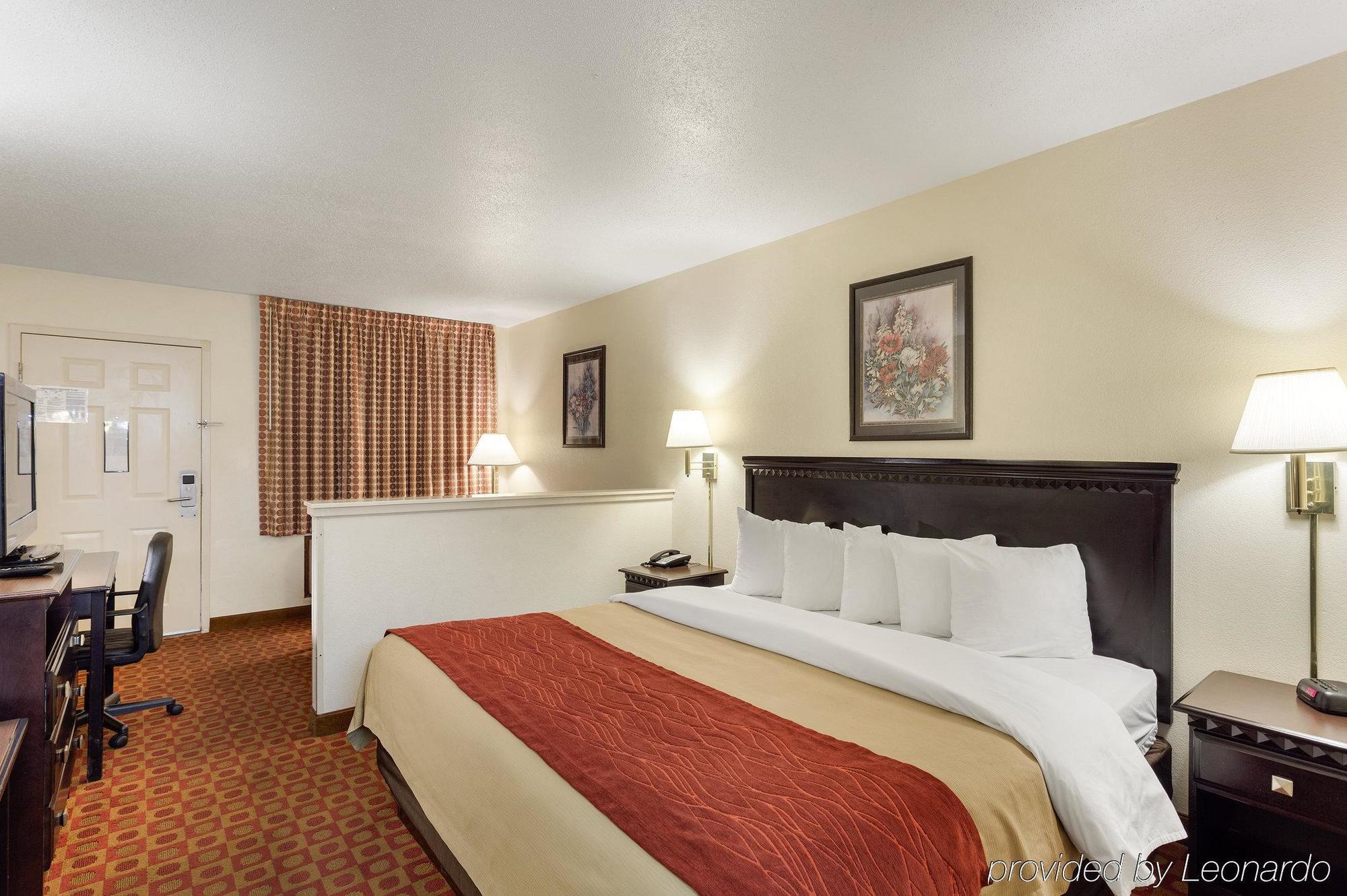 מק'קומב Quality Inn מראה חיצוני תמונה