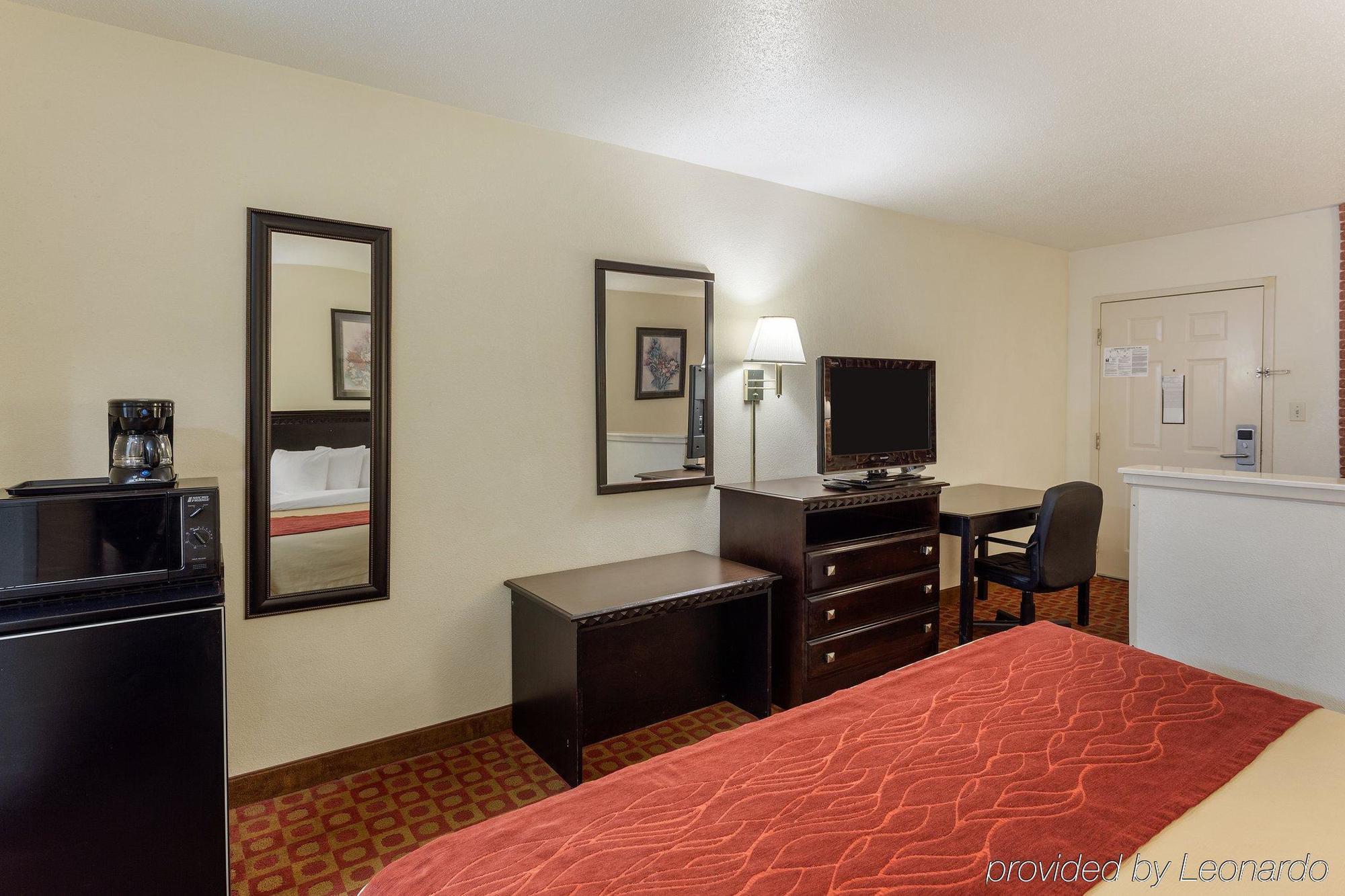 מק'קומב Quality Inn מראה חיצוני תמונה
