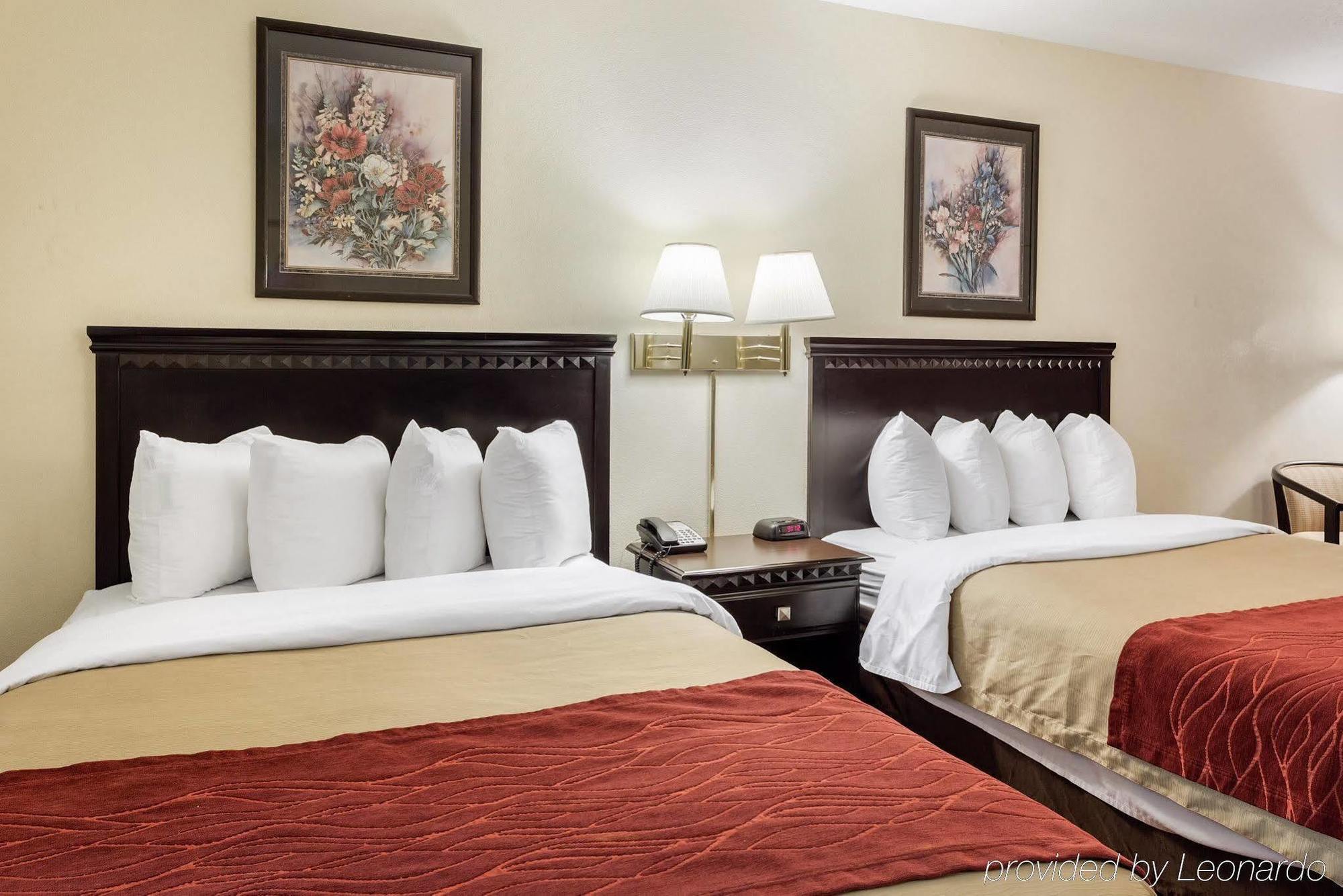 מק'קומב Quality Inn מראה חיצוני תמונה