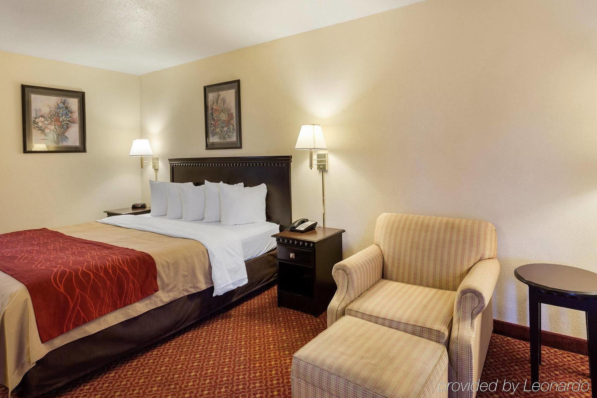 מק'קומב Quality Inn מראה חיצוני תמונה